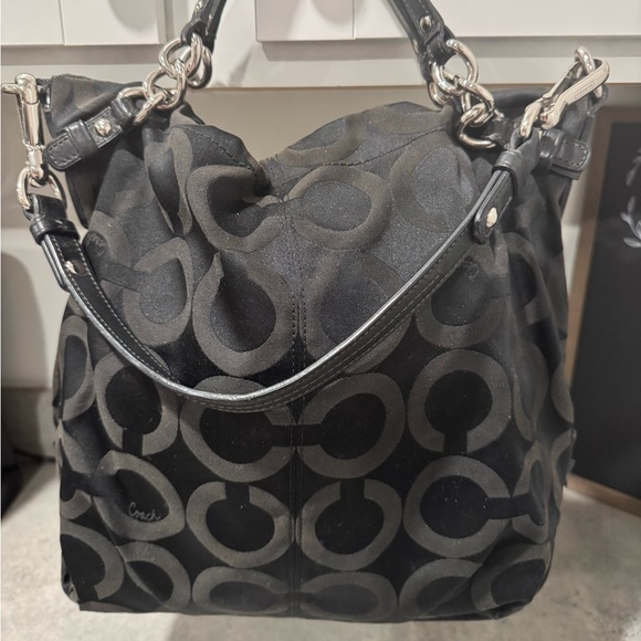 COACH Op-Art Brooke Signature Handbag in GUC! - Picture 4 of 9